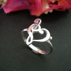 Music Love Heart Ring  Treble Clef Bass clef Ring by yhtanaff, $32.00 Base Clef, Music Teacher Appreciation Gifts, Music Note Jewelry, Music Note Ring, Music Rings, Love Heart Ring, Diy Music, Bass Clef, Twig Engagement Ring