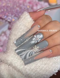 Gray Christmas Nails Acrylic, Christmas Nails Gray, Gray Christmas Nails, Gray Nails Acrylic, Grey Winter Nails, Christmas Nail Designs Acrylic, Material Gworl