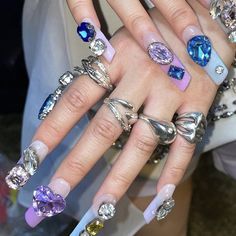 Female idols' nails draw attention for their extremely lavish design Idol Nails, Nail Art Diy Easy, Nail Drawing, Duck Nails, Nail Time, Kpop Idols, Nail Art Diy, Red Nails, Long Nails