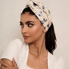 Our Beige embroidered cotton head wrap includes flexible aluminum wire at the ends, making it incredibly easy and quick to wear. This design allows you to create a variety of shapes and knots effortlessly. Checkout our other listings by visiting our store https://www.etsy.com/de-en/shop/Luvertta   Product Details * Handmade Cotton Head Wrap * Comfort-Flexi Fit * Approx. 102 cm long and 15 cm in width * Hand embroidered * Cotton dust bag included * Hand wash in lukewarm water and air dry. You can Turban Wrap, Cotton Turban, Womens Headband, Headband Flower, Turbans, Head Wrap, Head Covering, Headbands For Women, Hair Accessories Headbands