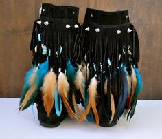 ! 2014 Clothes, Boot Decor, Boot Purse, Fringe Moccasin Boots, Native American Moccasins, Boots Boho, Purse Ideas, Boot Chains, Native Pride