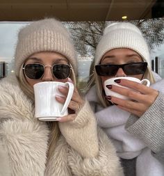 Park City Utah Winter Outfits, Vinter Mode Outfits, Ski Trip Outfit, Looks Adidas, 00s Mode, Stile Blair Waldorf, Adrette Outfits, Ski Style, Cabin Trip