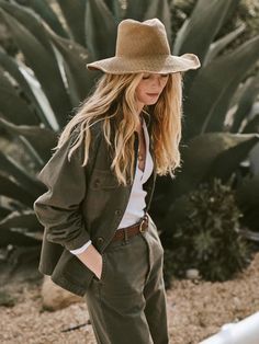 Buck Mason, Casual Outfit Inspiration, Safari Style, Outfits With Hats, Military Inspired, Mode Inspiration