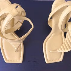 Chic And Sleek Gia Borghini Women’s Padded Leather Thong Heel Sandals. Butter Yellow And Perfect! Leather T-strap Sandals With Padded Heel For Summer, Chic Leather T-strap Sandals, Chic Sandals With Heel Strap And Toe Loop, Spring T-strap Sandals With Padded Heel, Chic T-strap Sandals With Padded Heel, Leather Toe Post Heels For Summer, Designer Toe Post Sandals For Summer, Chic Summer T-strap Sandals With Heel Loop, Chic T-strap Sandals With Removable Insole And Toe Post