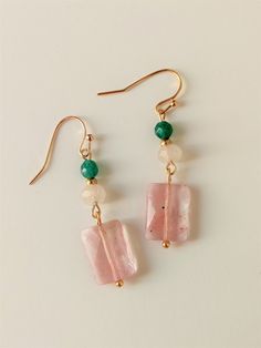 These delicate and romantic drop-dangle earrings are beautifully made with white and green natural agate sem-precious stones combined with faceted watermelon glass.   18k nickel-free hypoallergenic gold-plated brass ear wire hooks.    Each stone is unique which makes them beautiful and special. Therefore, their color may slightly vary from one another. Please allow some natural inclusions and flaws.   ❋ LENGTH Total length: 4.5cm / 1.77in  Drop length: 3.2cm / 1.25in These handmade earrings are Simple Handmade Earrings, Connector Earrings, Diy Earrings Dangle, Handmade Beaded Earrings, Gemstone Earrings Gold, Natural Stone Earrings, Designer Handmade Jewellery, Handmade Earring, Handmade Earrings Beaded