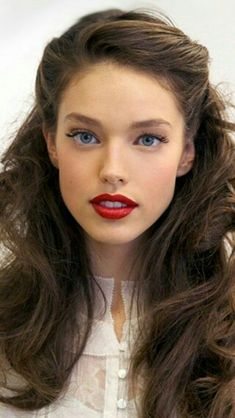 50s Hairstyles, Emily Didonato, Half Up Half Down Hair, Barbara Palvin, Brunettes, Hair Dos, Down Hairstyles