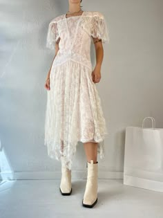 "- Vintage 1970s Gunne Sax by Jessica Mclintock Dress - 100% poly shell  - Made in USA - Zipper up the back - Tagged 9 Bust: 18\" Waist: 15\" Length: 47\"" Vintage A-line Midi Dress For Spring, Vintage Fitted Tea Length Midi Dress, Vintage Midi Dress With Lace Trim For Garden Party, Spring A-line Vintage Dress For Vintage Events, Summer Evening Lace Vintage Dress, Vintage Ruffled Midi Dress, Vintage Ruffle Midi Dress, Vintage Ruffled Midi Dress For Evening, Vintage Midi Dress For Spring