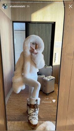 Courchevel Outfit, Snow Outfit Inspo, Mode Au Ski, Fur Snow Boots