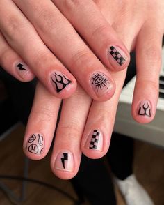 Cool Nail Designs For Men, Edgy Nails Grunge, Nails Edgy, Nails Grunge, Retro Nails, Hippie Nails