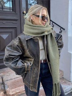 Fall outfits | bomber jacket| fall aesthetic | back to school| scarf| leather jacket| fall trends| Autumn Jackets 2024, Outfits For Canada Winter, Green Scarf Outfit, Looks Adidas, 00s Mode, Stile Blair Waldorf, Adrette Outfits, Mode Hipster