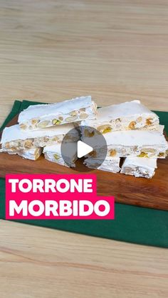 Cookist on Instagram: "Preparare il TORRONE MORBIDO  a casa non è mai stato così semplice!🤩

👩🏼‍🍳La nostra Melissa ci spiega passo passo come fare!
Fidati, dopo averlo provato non vorrai più comprarlo😉

👉INGREDIENTI:
500g di frutta secca mista 
225g di miele di acacia
360g di zucchero
30g di miele (o glucosio)
100g di acqua 
60g di albumi
30g di zucchero
2 fogli di ostia 

👉PREPARAZIONE:
1. In un pentolino versa il miele (225g) e portalo a 124 gradi.
2. Intanto in un altro pentolino versa lo zucchero (360g), il miele (30g) e l'acqua e porta sul fuoco a 145 gradi.
3. Mentre i due pentolini si scaldano, raggiungendo le temperature indicate, monta gli albumi con i 30g di zucchero.
4. Appena il pentolino con il miele arriva a 124 gradi versalo a filo negli albumi continuando a montare, Torrone Recipe, Italian Cookies, Italian Desserts, Toffee, Italian Recipes, Food Inspiration, Christmas Food, Dessert Recipes, Food And Drink