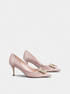 Flower Strass Buckle Pumps in Satin Pink Woman RVW41417620RS040MM401 | Roger Vivier Vintage Heels, Manolo Blahnik, The Collection, Stylish Outfits, Lily, Buckle, Ootd