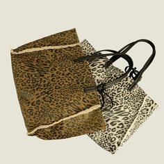 Brand Name: MR.YLLSHandbags Type: Shoulder BagsTypes of bags: Shoulder & HandbagsMain Material: SuedeLining Material: PolyesterShape: Casual TotePlace Of Origin: GUANG DONG ProvincePlace Of Origin: GUANG DONG ProvinceOrigin: Mainland ChinaCN: GuangdongHardness: SOFTPattern Type: LeopardInterior: No PocketDecoration: NONEExterior: NONEOccasion: VersatileClosure Type: OPENGender: WOMENStyle: vintageNumber of Handles/Straps: Single Trendy Winter Bag For Errands, Rectangular Bags For Winter Errands, Rectangular Bag For Winter Errands, Square Bags For Daily Use In Winter, Winter Bags With Large Capacity And Square Shape, Winter Square Bags For Daily Use, Large Capacity Square Bag For Winter, Winter Tote Bag For Errands, Square Winter Shopping Bags