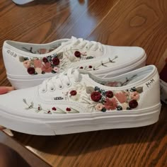 Embroidery Wedding Shoes, Hand Embroidery Shoes, Embroidery On Shoes, Embroidered Shoes Diy, Gucci Men Shoes Sneakers, Embroider Shoes, Embroidered Wedding Shoes, Diy Wedding Shoes, Shoe Embroidery