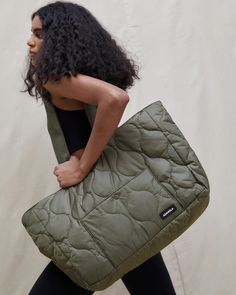 Quilted Nylon Tote Bag - Olive Green What To Wear With Grey Sweatpants, Gray Sweatpants Outfit, Oversized Bags, Sweatpants Outfit Ideas, Nylon Tote Bag, Sweatpants Outfit, Oversized Bag, Quilted Tote Bags, Nylon Tote Bags