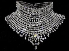 Bridal Diamond Necklace, Inexpensive Jewelry, Fotografi Vintage, Expensive Jewelry Luxury, Diamond Necklace Designs, Fancy Jewellery Designs, Expensive Jewelry, Fancy Jewellery, Jewelry Lookbook