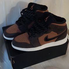 Air Jordan 1 Se (Gs) Brand New With Box And Sticker. Size 4.5 Equivalent To A Women Size 6 Color. Dark Chocolate And Cinnamon Brown Jordans, Nike Jordan Outfit, Jordans Outfits, Dark Brown Shoes, School Clothes, Kids Jordans, Newest Jordans, Air Jordan 1, Nike Jordan