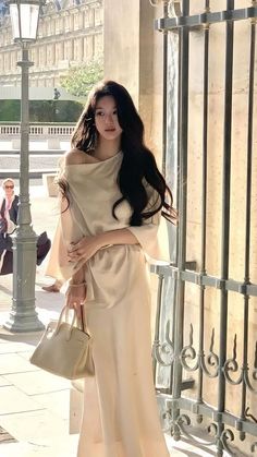 Elegant Outfit Classy, Aesthetic Outfit Ideas, Body Dress, Modest Fashion Outfits, Pretty Style, Teenage Fashion Outfits, Classy Women, Kpop Outfits