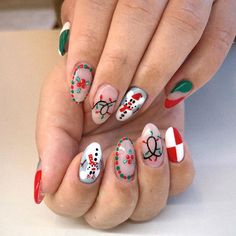 Short Disney Christmas Nails, Disneyland Christmas Nails, Christmas Mickey Nails, Disney Nails Christmas, Mickey Mouse Christmas Nails, Disneyland Nails Designs, Disney Holiday Nails, Disney Christmas Nails Design, Christmas Disney Nails