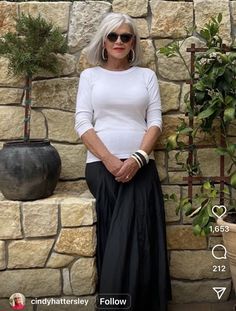 Silver White Hair, Quoi Porter, Platinum Hair, Ageless Style, White Hair, Spring Summer Fashion, Autumn Winter Fashion, Lace Skirt, Clothing And Shoes