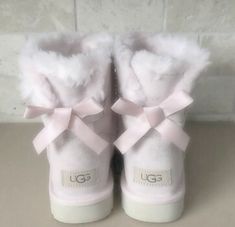 #coquette #girlblogger #digitaldiary #girly #morute #pink #gloomy #dollette #pinkuggs Uggs Pink, Pink Uggs, Pink Xmas, Shoe Wishlist, Cute Nike Shoes