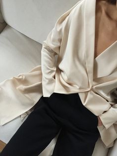 Soft Classic Aesthetic, Nz Fashion, Luxe Swimwear, Minimalism Fashion, Classic Aesthetic, Fashion Minimalist, Beige Outfit, Style Hijab, Aesthetic Life