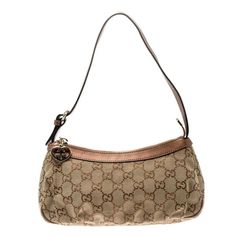 Vintage Gucci Bags, Gucci Pochette, The House Of Gucci, Purse Game, Gucci Clutch, Street Style Bags, Canvas Clutch