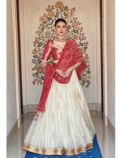 Tarun Tahiliani Lehenga, Ivory Lehenga, Casual Blouse Designs, Bridesmaid Outfits, Aditi Rao Hydari, Aditi Rao, Simple Lehenga, Trendy Outfits Indian, Indian Outfits Lehenga