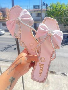 Pretty Sandals, Pretty Shoes, Shoe Lover, Juicy Couture, Fashion Shoes, Slippers, Couture, My Style, Quick Saves