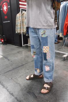 Patchwork Jeans Floral, Pach Work Jeans, Patchwork Pocket Jeans, Patched Jeans Men, Vintage Patchwork Jeans, Custom Patchwork Jeans, Quilt Patch Jeans, Jeans With Patches Diy, Patchwork On Jeans