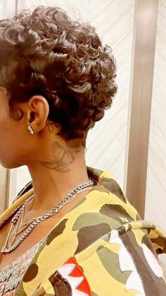 Pixie Haircut Mullet, Pixie Mullet Black Women, Short Curly Haircuts Natural Black Women, Natural Big Chop, Short Cut Hairstyles