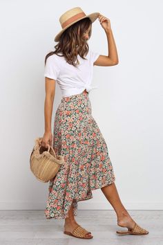 Rok Midi, Rok Outfit, Thrifted Outfits, Looks Style, Mode Inspiration, Looks Vintage, Summer Outfits Women, Spring Summer Outfits, Mom Style