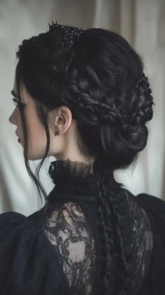 Gothic Bridal Hair, Vampire Witch Aesthetic, Goth Prom Hairstyles, Dark Wedding Hair, Black Hair Vampire, Halloween Dark Aesthetic, Hairstyles Marriage, Black Hair Updo, Vampire Hairstyles