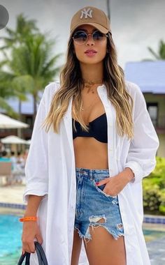 What to Wear on a Cruise? 25 Best Cruise Ship Outfits for 2024 - Cruise Clothes 41 Women Baseball Cap Outfit, Cruise Ship Outfits, Cancun Outfits, Beach Party Outfits, Cool Summer Outfits, Beach Wear Outfits, Casual Day Dresses, Cruise Outfits, Summer Beach Outfit