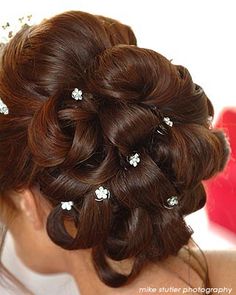 Bridesmaids Hairstyles, Mother Of The Groom Hairstyles, Bridal Hair Buns, Lace Dress Styles, Bun Hairstyles For Long Hair, Hair Setting, Bridal Show, Formal Hairstyles