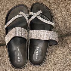 Never Worn! Cute Steve Madden Shoes! Steve Madden Shoes, Black Sandals, Women's Shoes Sandals, Steve Madden, Black Silver, Shoes Sandals, Size 7, Women Shoes, Sandals