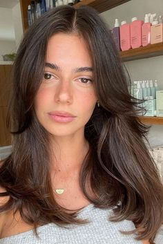 shoulder length hair, trendy medium length haircuts, medium hair cuts, shoulder length hair cuts Brown Hair Inspo, Bangs With Medium Hair, Haircuts For Medium Hair, Haircuts Straight Hair, Haircuts For Long Hair, Cut My Hair, Hair Inspo Color, Long Hair Cuts