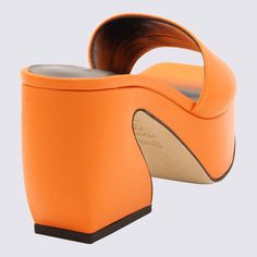 Flash orange leather sandals from Si Rossi featuring open toe, square toe, leather band and sculpture heel.Composition: _cover, 100% Le Sole, 100% Elastodiene Chloe Purses, Orange Leather, Shoes Woman, Gorgeous Bags, Sneaker Wedge, Bridal Shoes, Leather Band, Lace Up Shoes, Luxury Boutique