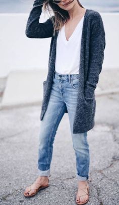 This minimalist outfit is perfect for spring fashion! Minimalist Moda, Converse Outfits, Casual Weekend Outfit, Cute Spring Outfits, Looks Street Style, Weekend Outfit, Komplette Outfits