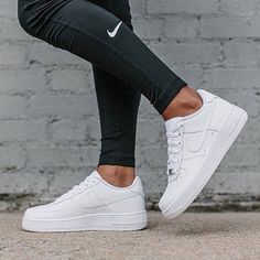 Nike Free Runners, Sneaker Nike, Streetwear Mode, Nike Trainers, Nike Free Shoes, Nike Shoes Outlet, Casual Sport Shoes, Nike Shoes Women, Running Shoes Nike