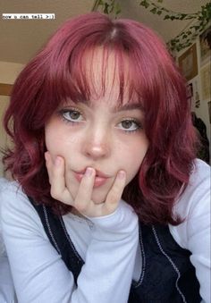 Red Hair Color On Short Hair, Star Fire Hair Color, Brownish Red Short Hair, Red Dyed Short Hair, Cherry Red Hair Curly Short, Short Wavy Hair Dyed, Cool Hair Women, Hair Inspo Color Shoulder Length, Bob Hair Dye Ideas