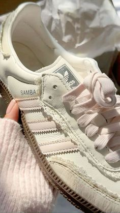 Eastetic Shoes, Coquette Sneakers, Adidas Samba Outfits, Samba Outfits, Special Shoes, Pretty Sneakers, Pretty Shoes Sneakers