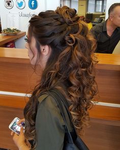 Hairstyles For Women Easy, Trendy Curly Hairstyles, Hair Styles Natural, Best Curly Hairstyles, Easy Curly Hair, Curly Bridal Hair, Hairstyles 2024, Bridal Hair And Makeup