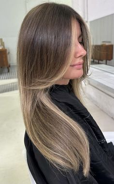 Ombre Brown To Blonde Hair, Blonde Bangs With Highlights, Brown Hair Lighter Ends, Reflections Hair, Blended Hair, Leah Taylor Hair, Brown Hair Ash Blonde Highlights, Cold Brown Balayage, Highlights Around Face Brunette