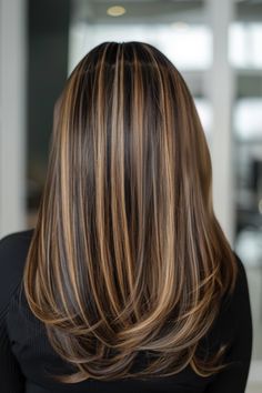 Highlight Techniques, Golden Highlights Brown Hair, Blonde Highlights Ideas, Chunky Blonde Highlights, Natural Blonde Highlights, Subtle Blonde Highlights, Blonde Highlights On Dark Hair, Highlights Ideas, Short Dark Hair