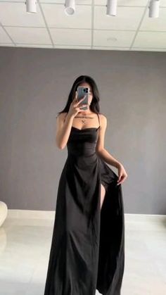 Year 12 Formal Dresses Australia Black, Black Matric Farewell Dresses, First Date Dress Outfit, Grad Dresses College, Black Prom Dress Aesthetic, Black Long Dress Elegant, Original Prom Dresses, Fancy Black Dress, Tight Prom Dresses