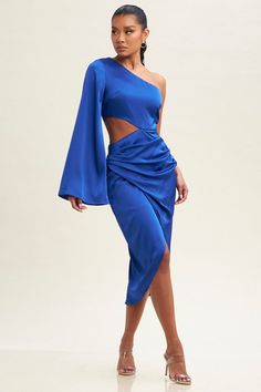 Unleash your inner fashionista with our Satin Moments Dress. Made from luxurious satin in a beautiful royal blue, this one-shoulder midi dress is perfect for any occasion. Stand out from the crowd and make a statement with this unique and chic piece. Goes from day to night effortlessly! Skirt Lining, Dress Royal Blue, One Shoulder Midi Dress, Dress Royal, Royal Blue Dresses, Satin Midi Dress, Play Dress, Satin Fabric, Perfect Dress