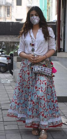 Give your wardrobe some makeover with this uber comfy and chic indo-western outfit that Nupur Sanon was spotted wearing in Bandra Long Skirt Outfits Indian, Nupur Sanon, Printed Skirt Outfit, 2023 Fashion Trends, Western Wear Outfits, Desi Fashion Casual, Casual Indian Fashion, Bollywood Outfits