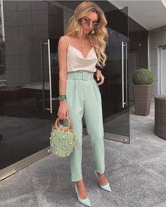 Look Kylie Jenner, Chique Outfit, Brunch Outfit, Green Pants, Formal Outfit, Work Outfits Women