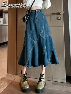 Denim Tulle Skirt, Jeans And Skirt Outfit, Denim Mermaid Skirt, Jeans Long Skirt, Kawaii Casual, Denim Shorts Outfit, High Waisted Denim Skirt